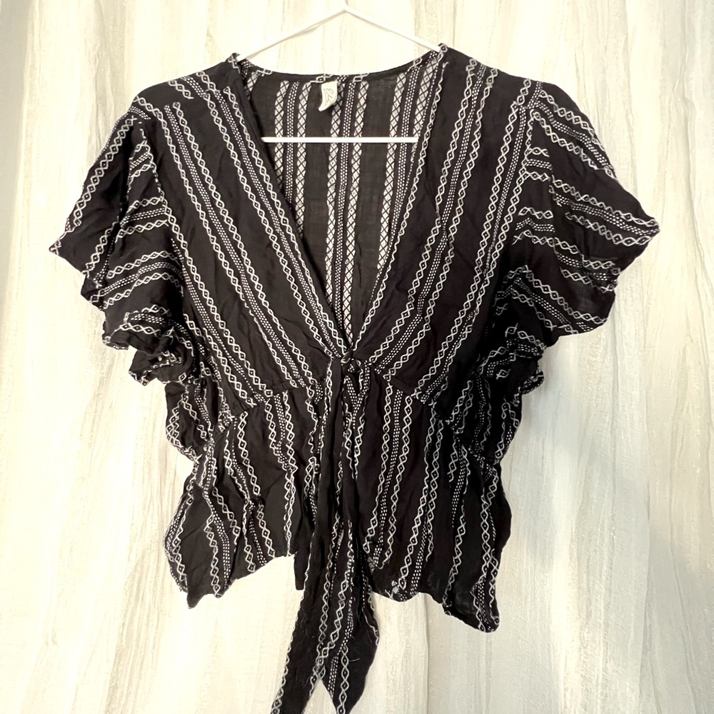 aztec front tie crop top